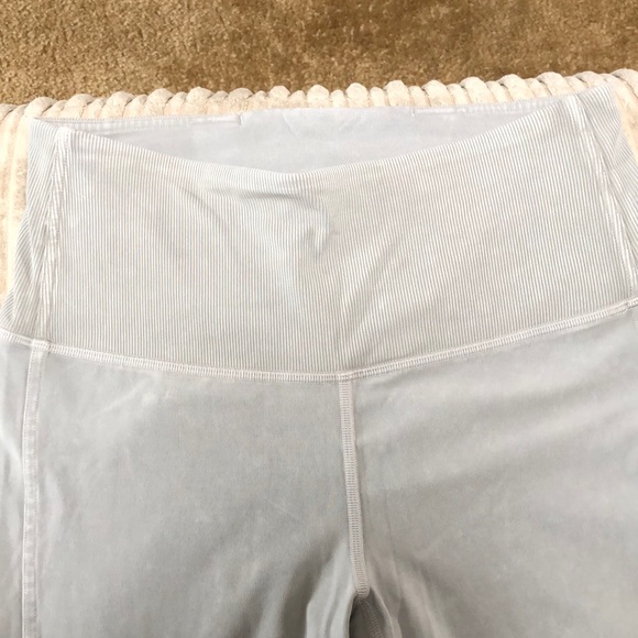 Lululemon capris - Picture 2 of 4